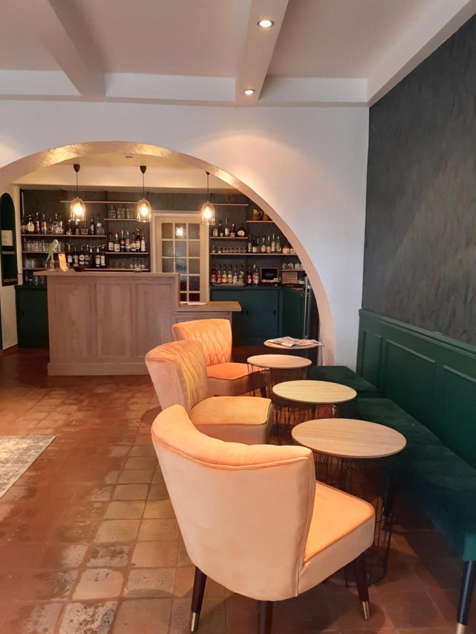 Logis Hotel Le Chene Vert Bollène Eksteriør bilde